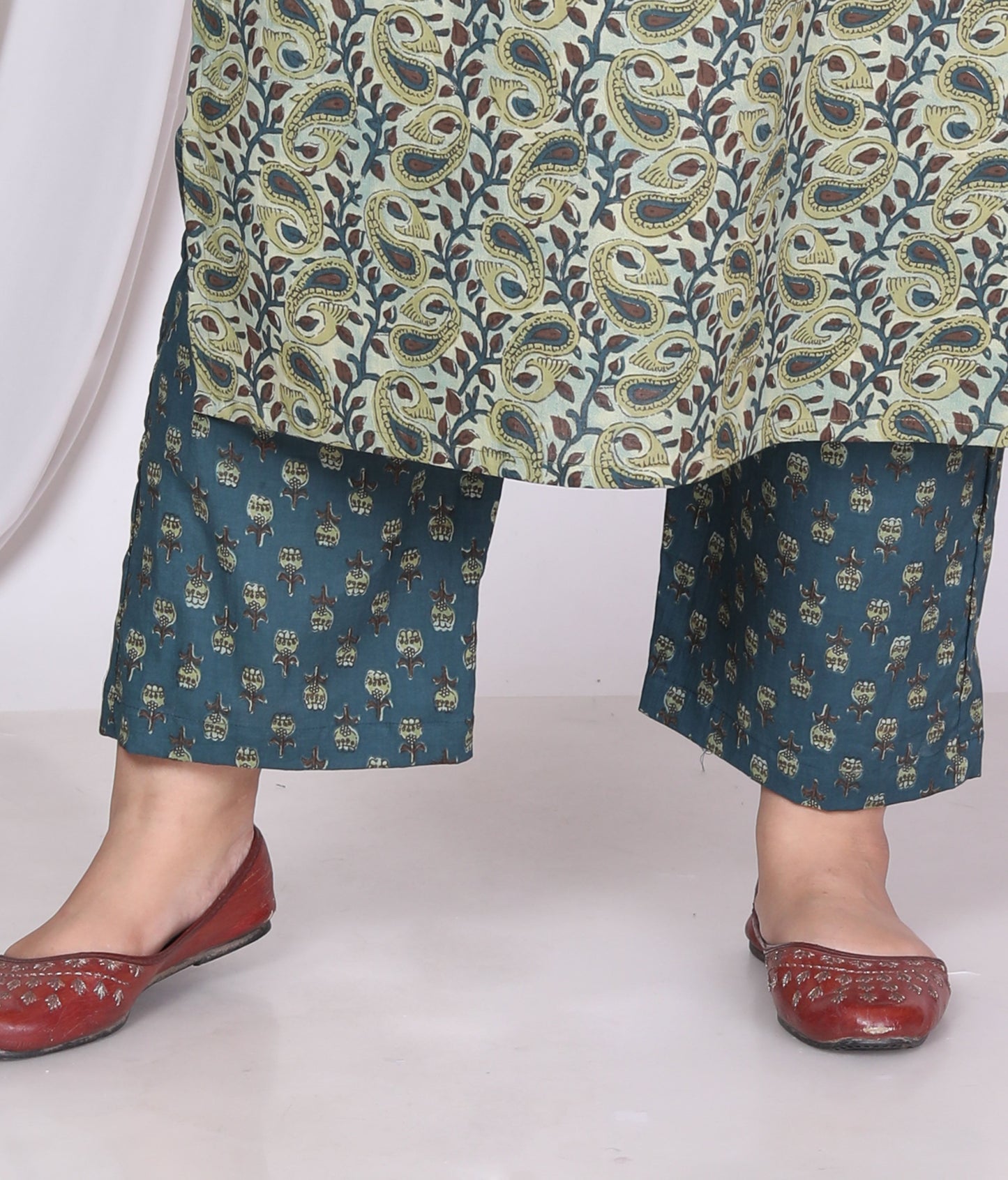 Plus Size Green Cotton Printed Kurta Pant Set with Dupatta-200012